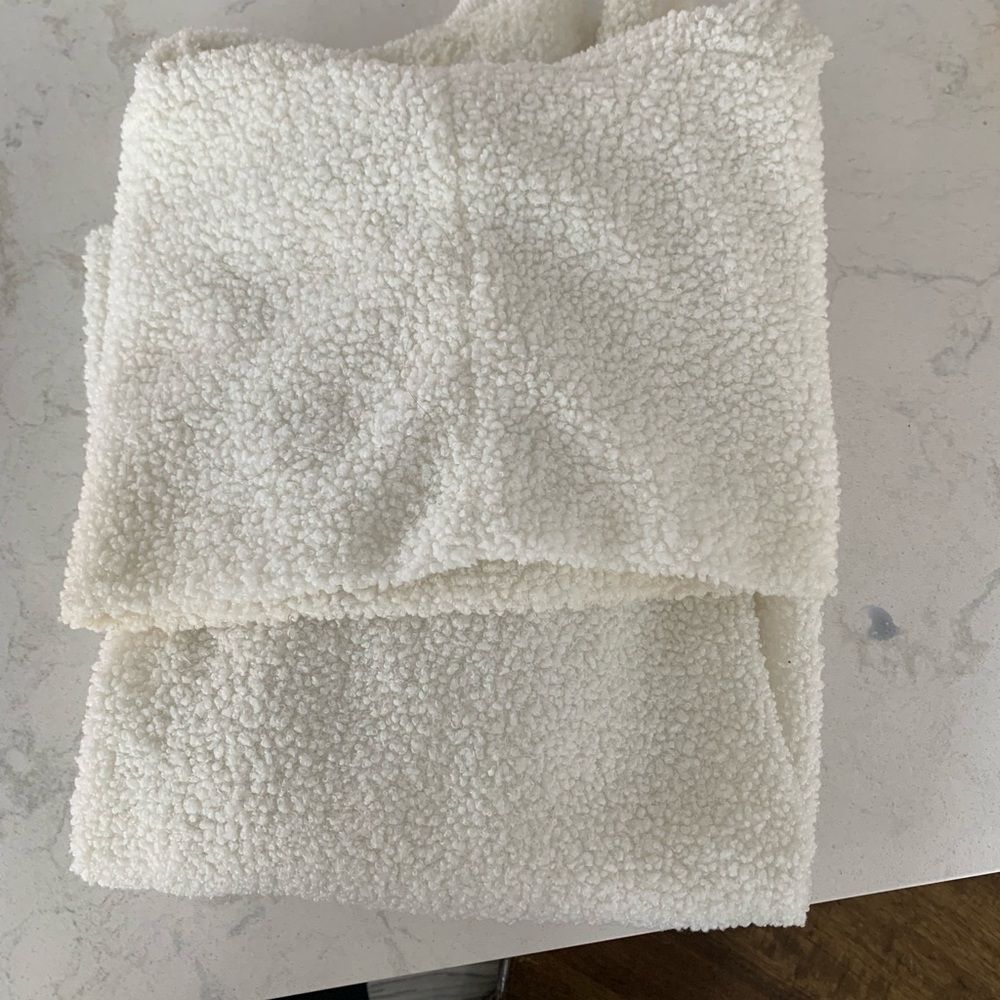 Like New GG sweater